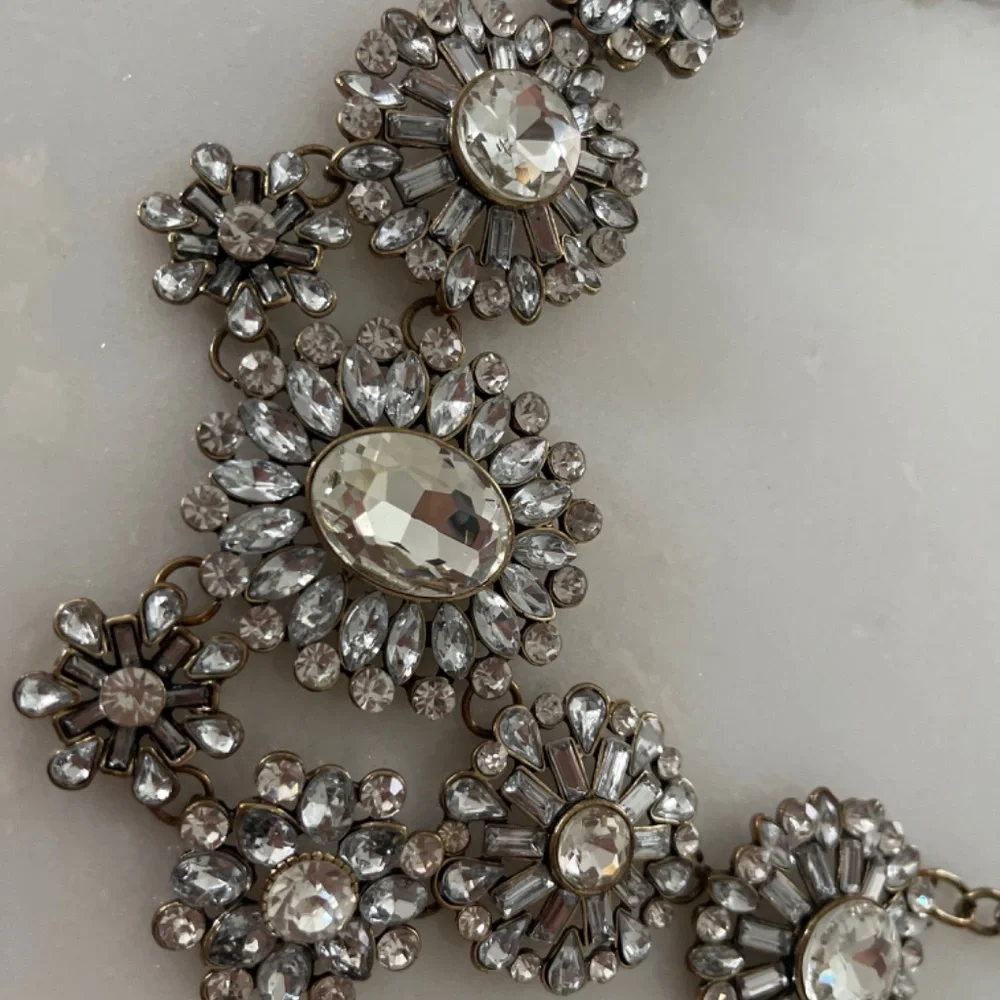 Statement necklace - Picture 4 of 4
